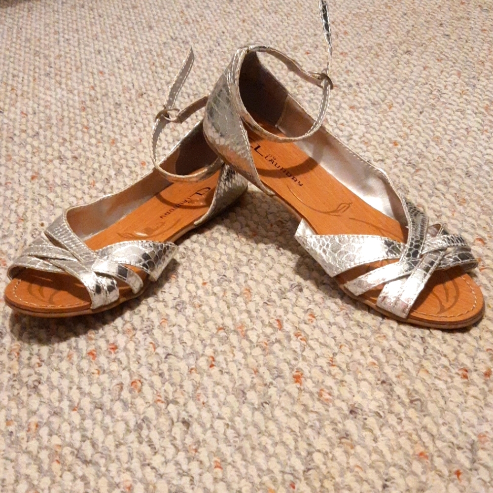 💞 Chinese Laundry sandals